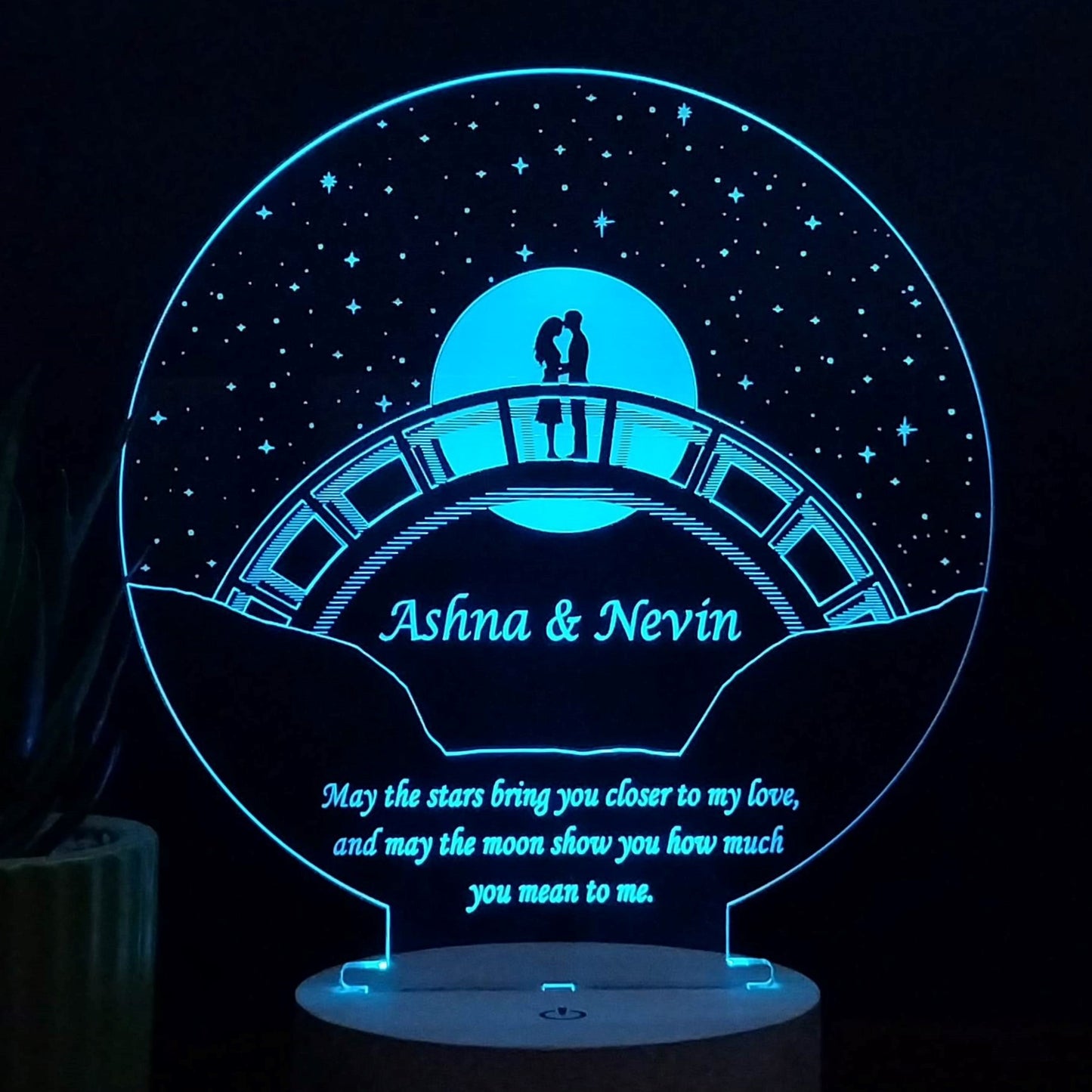 Lovely Couple on Bridge - Personalised Lamp