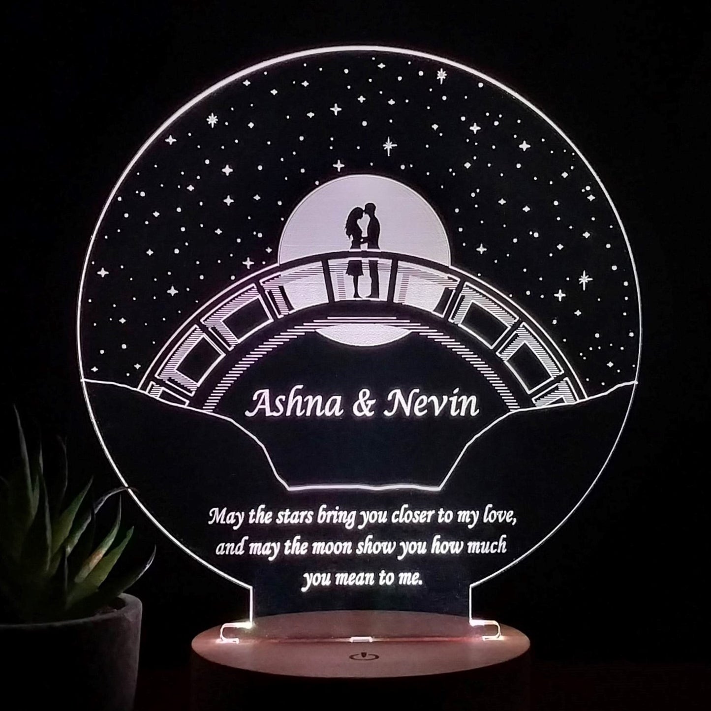 Lovely Couple on Bridge - Personalised Lamp