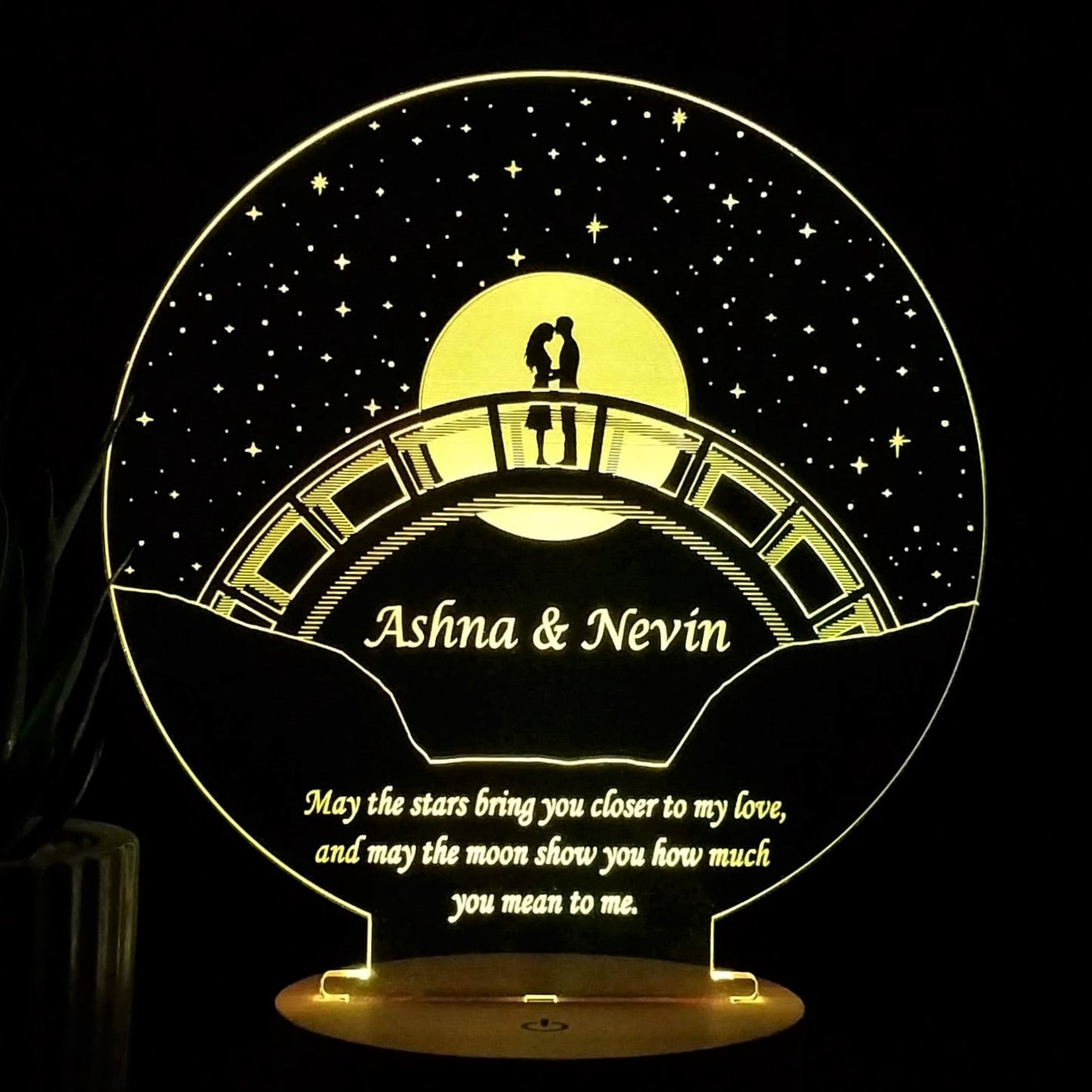 Lovely Couple on Bridge - Personalised Lamp